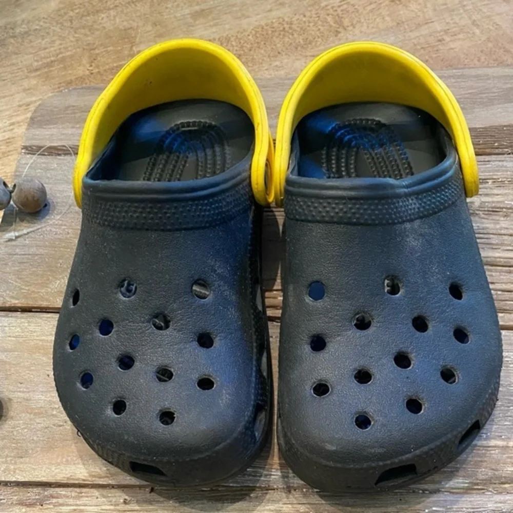 CROCS Black/Yellow Steeler’s Men’s 1 Women’s 3 Sling Back‎ Shoe